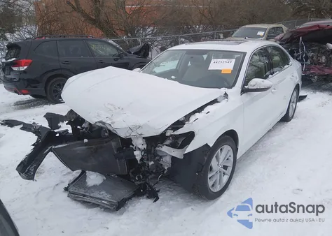 2018 Volkswagen Passat 2.0T Se из США, поврежденный, VIN 1VWBA7A36JC049532